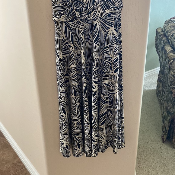 Women’s backless maxi summer dress - Picture 3 of 5